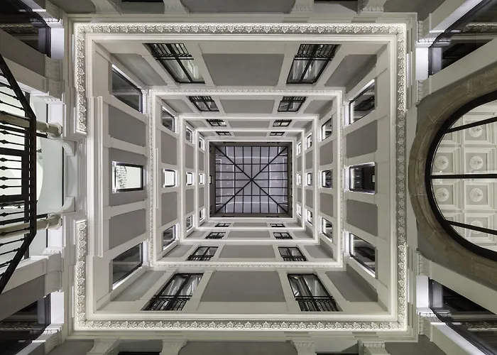 Отель H10 Urquinaona Plaza (adults Only)