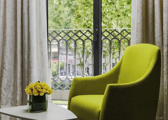 H10 Urquinaona Plaza (adults Only) Отель