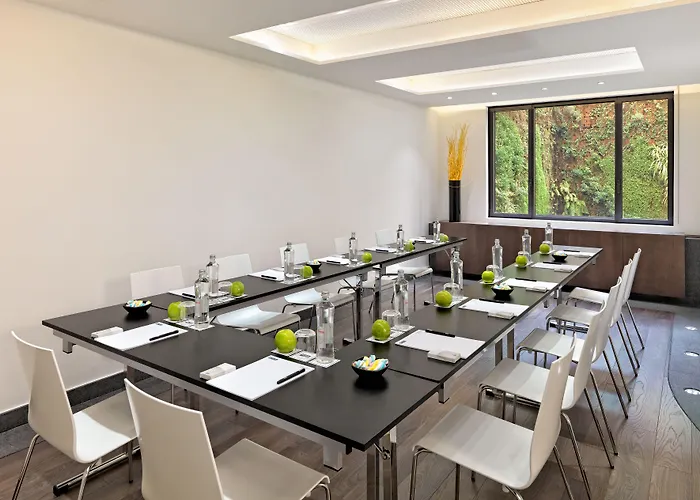 H10 Urquinaona Plaza (adults Only) Отель Барселона