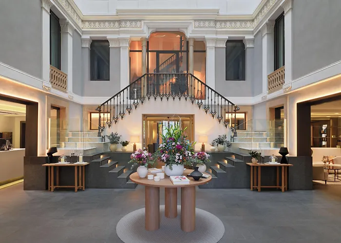 H10 Urquinaona Plaza (adults Only) Отель Барселона